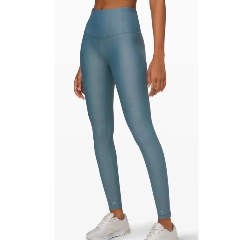 Lululemon Zoned In Leggings High Rise Perforated Reflective size 4 Blue Gray